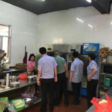 福州晉安開(kāi)展進(jìn)口水產(chǎn)品等食品安全專(zhuān)項(xiàng)排查，筑牢食品銷(xiāo)售防線